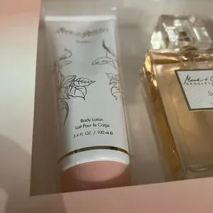 Badgley Mischka Bath Body Mark James Badgley Mischka Dahlia